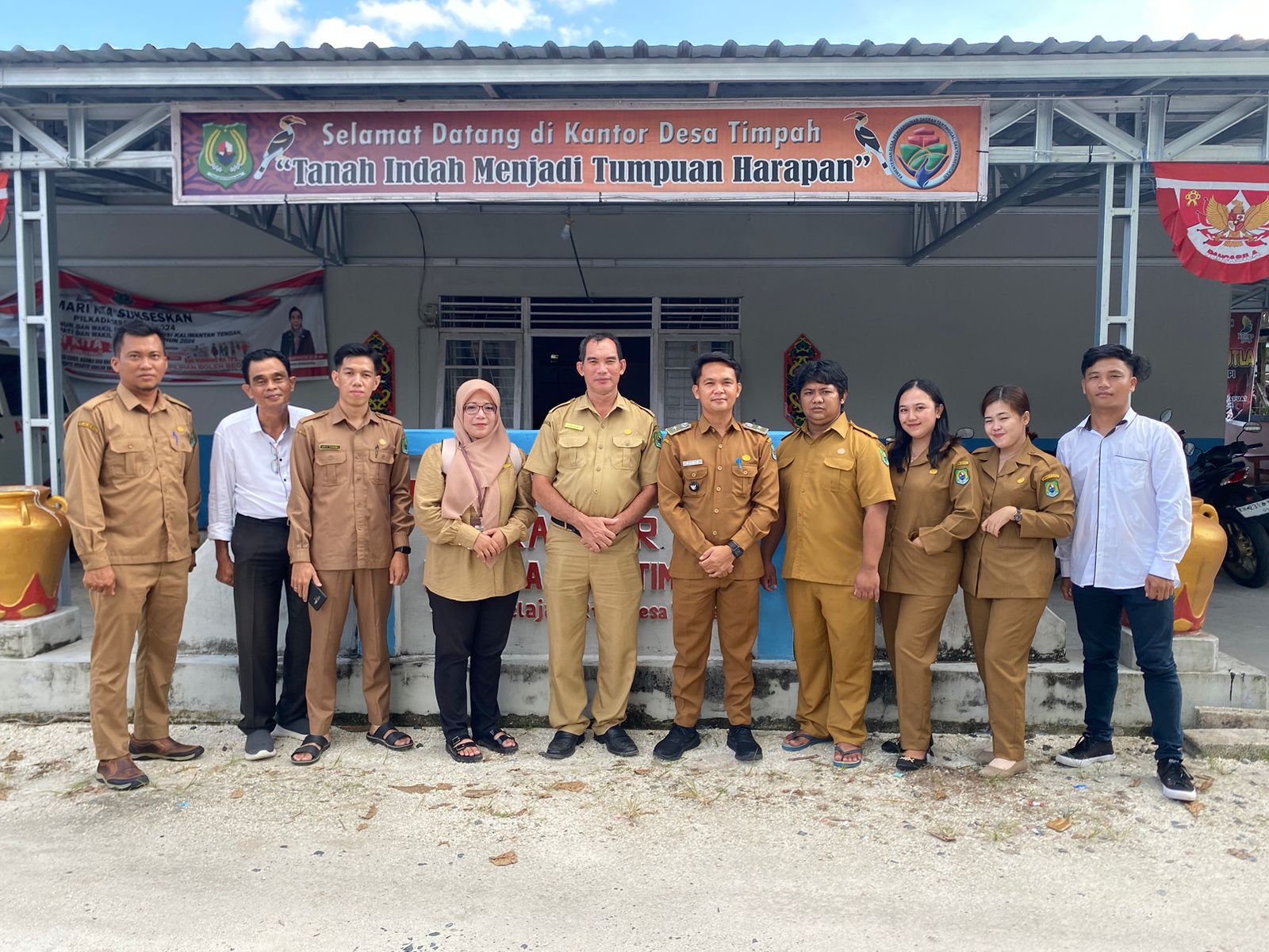 Kunjungan Dinas Pajak Bumi dan Bangunan ke Desa Timpah untuk Sosialisasi dan Penjelasan